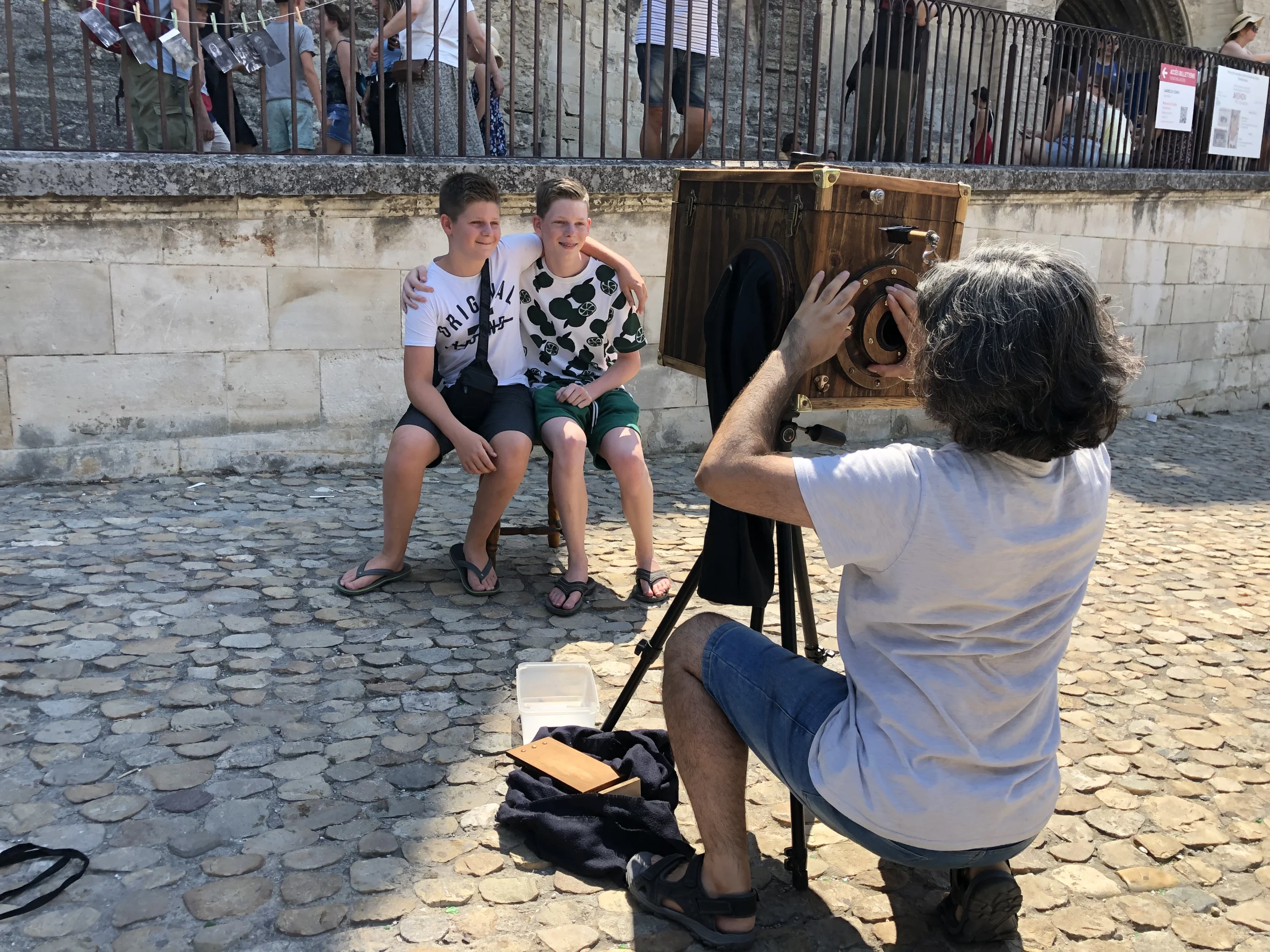HdH élabore et participe à des échanges afin d'offrir un espace de dialogue entre artistes, publics, partenaires et habitants de Marseille